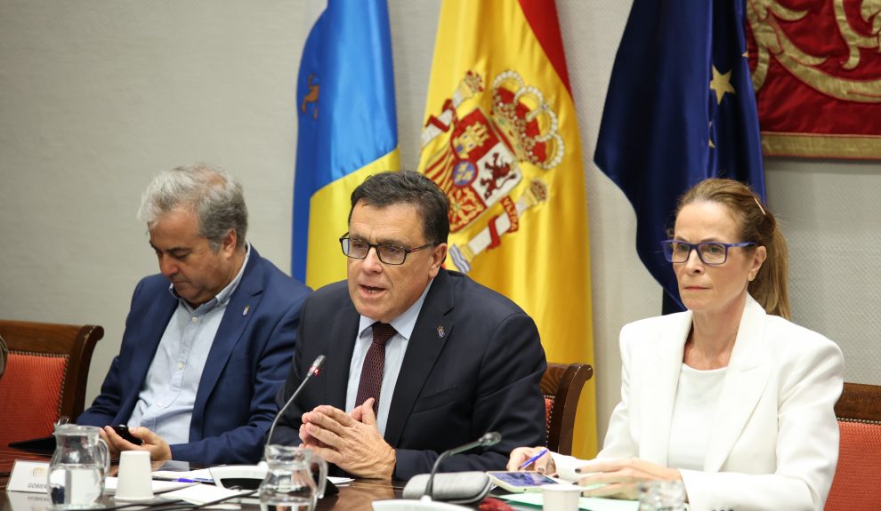 Presentación de Presupuestos a los Grupos Parlamentarios de Canarias | Foto: Gobcan