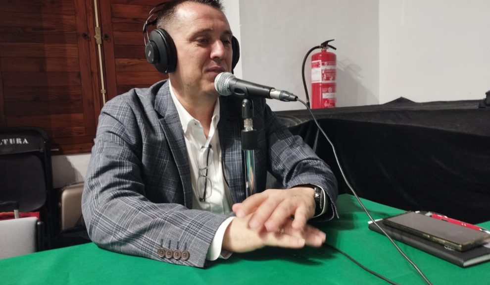 Adolfo Cordobés en el set de El Espejo Canario en ex convento de Santo Domingo de La Laguna