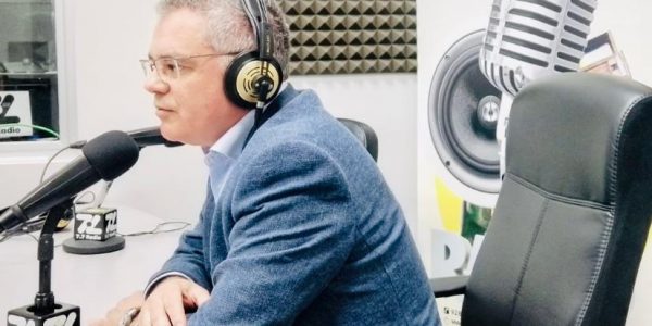 José Manuel Cabrera en los estudios de El Espejo Canario