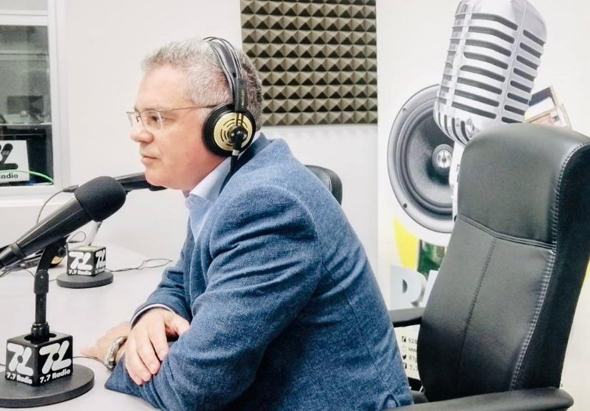 José Manuel Cabrera en los estudios de El Espejo Canario