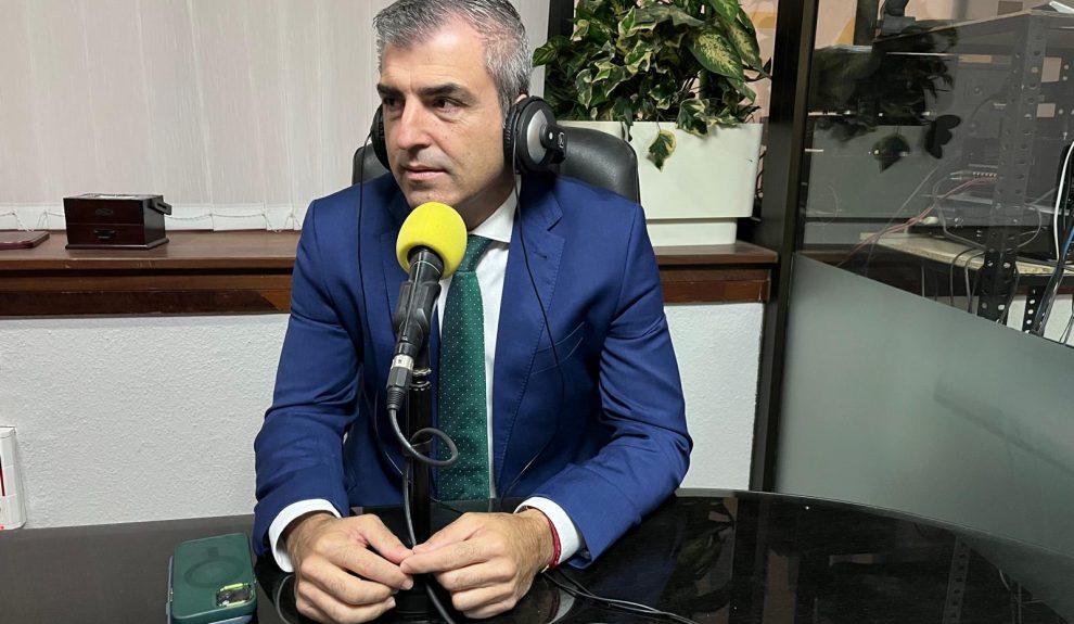 Manuel Domínguez en los estudios de El Espejo Canario